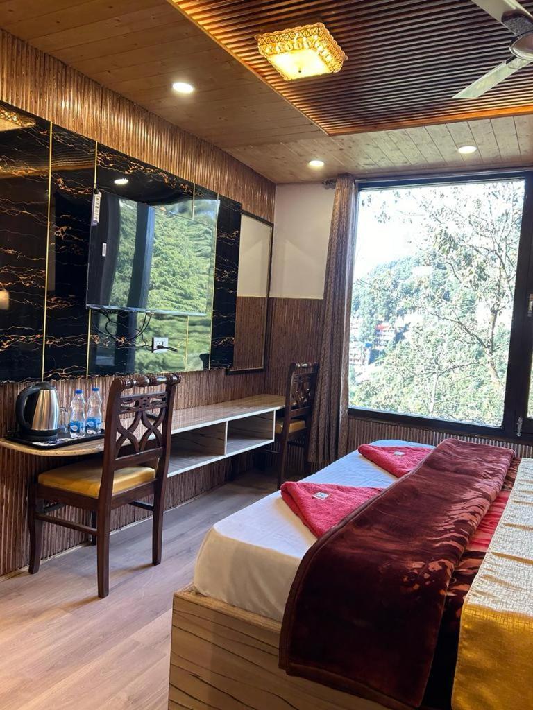 Hotel Ma Heights Далхаузи Екстериор снимка