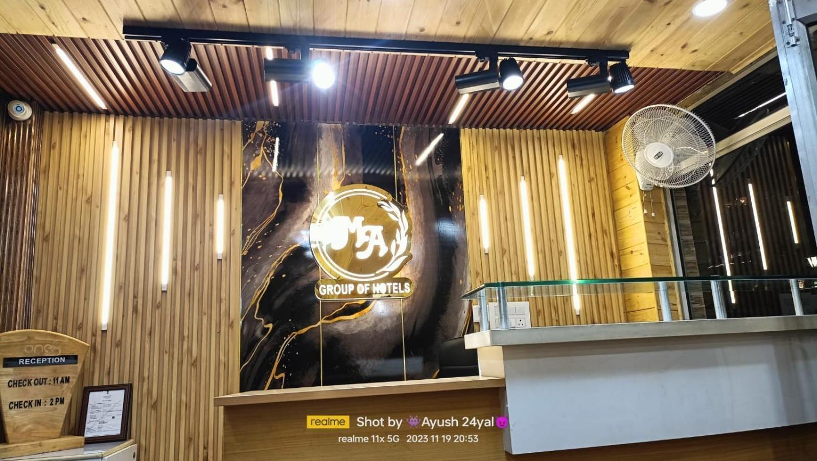Hotel Ma Heights Далхаузи Екстериор снимка