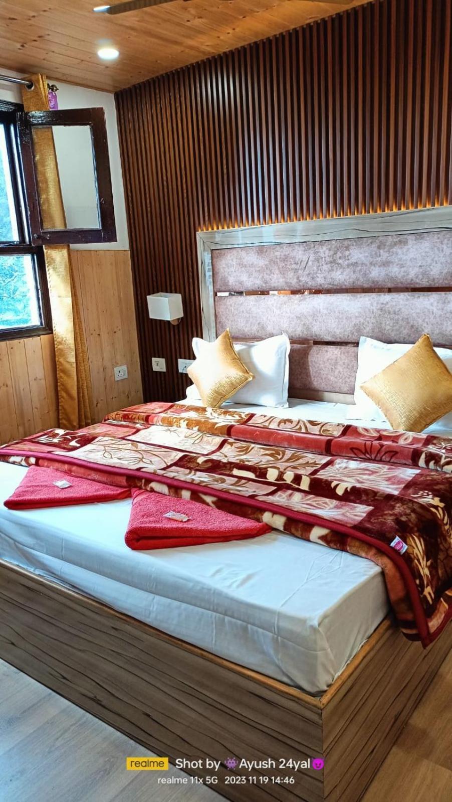 Hotel Ma Heights Далхаузи Екстериор снимка